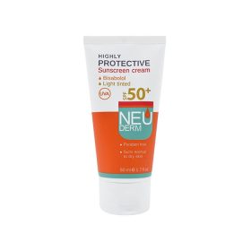 کرم ضد آفتاب هایلی پروتکتیو نئودرم⁺SPF50 مناسب پوست های معمولی و خشک، از پوست در برابر آسیب های ناشی از اشعه آفتاب محافظت می کند.